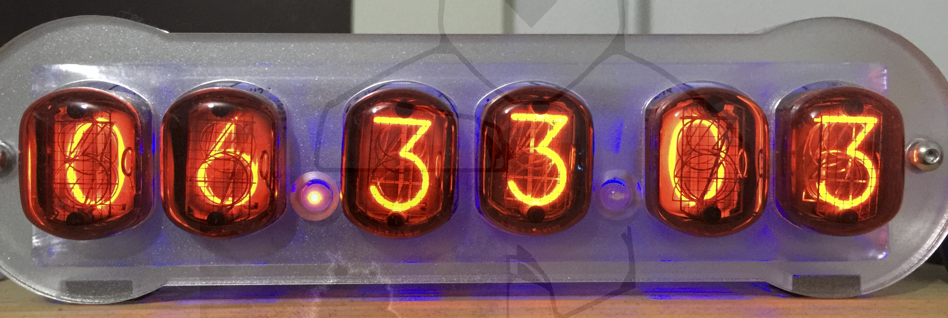 Nixie Uhr mit der Röhre ZM1100
